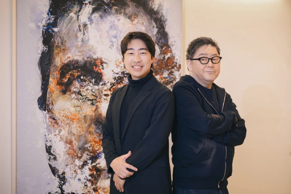 Yasushi Akimoto creates idol projects with emerging entertainment enterprises on Astar